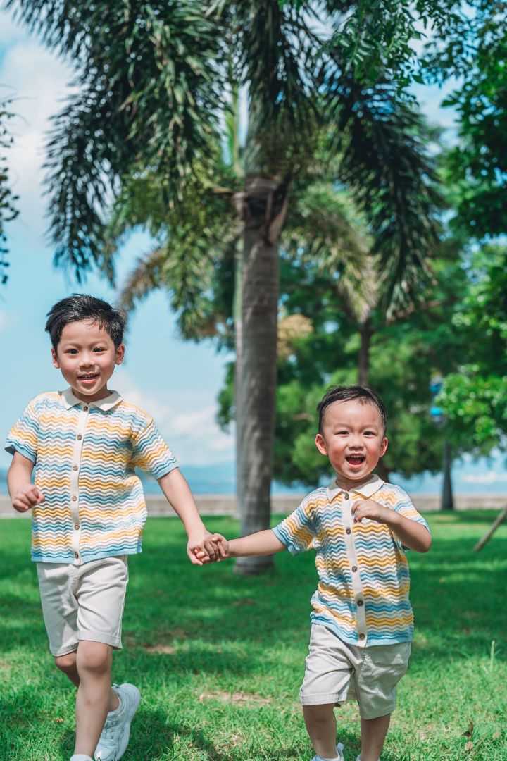 KNITTED WAVY SHORT-SLEEVED SHIRT TWINNING BUNDLE - Petit Smiles