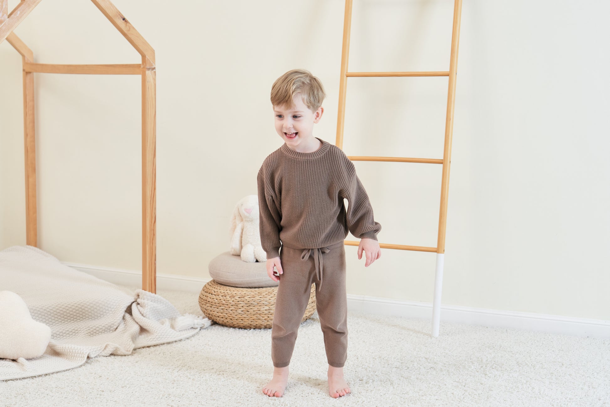 KNITTED PURE PULL OVER WITH PANT - CHOCO; 100% Organic Cotton; Pull Over made from GOTS-certified organic cotton; Rib finish at neck, cuffs and hem; Dropped shoulder; Relaxed fit.