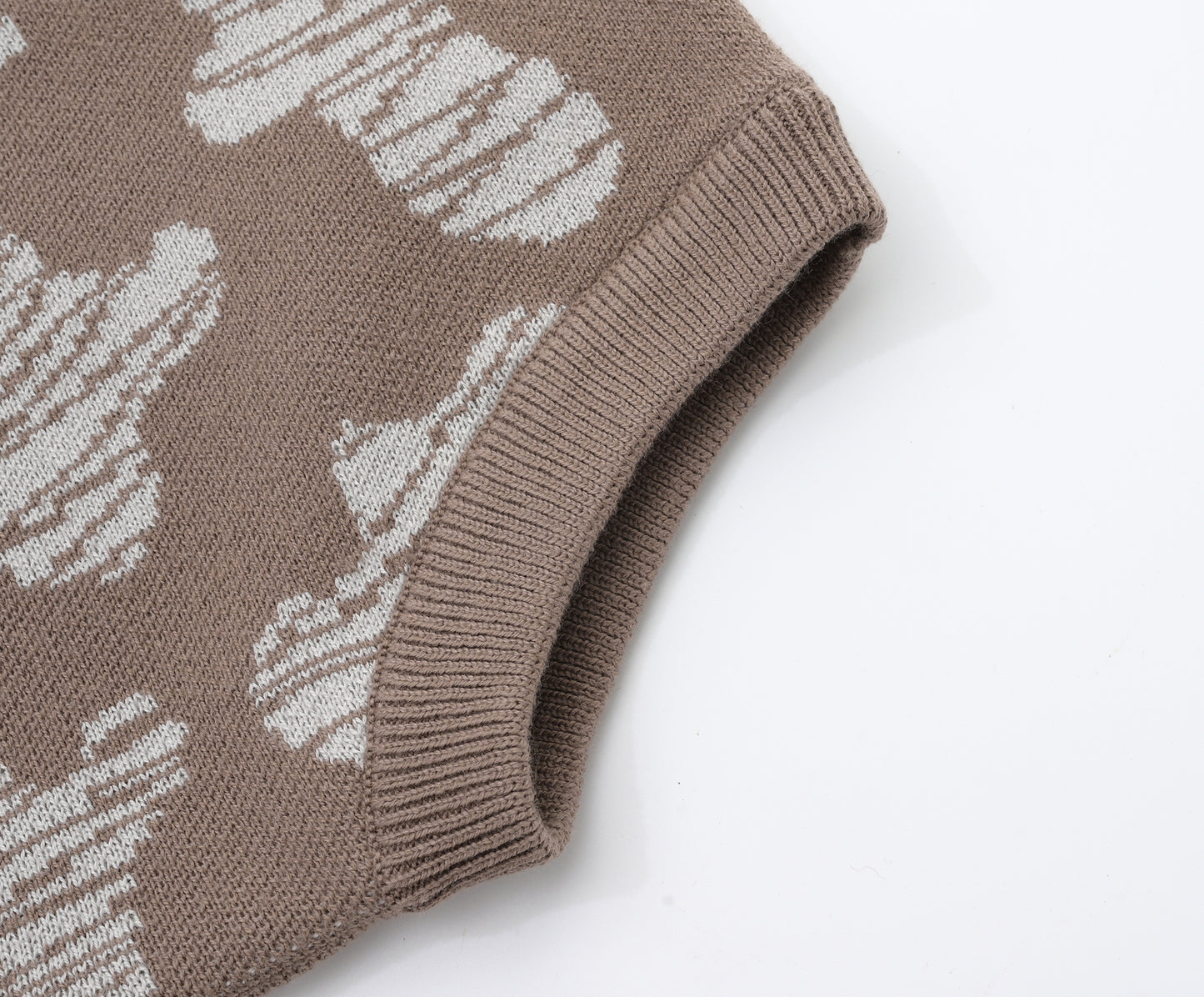 KNITTED SPOTS BLOOMERS - CHOCO; 100% Organic Cotton; Classy Jacquard Bloomers made from GOTS-certified organic cotton; 'CHOCO SPOTS' Jacquard pattern; Elasticated waistband. 