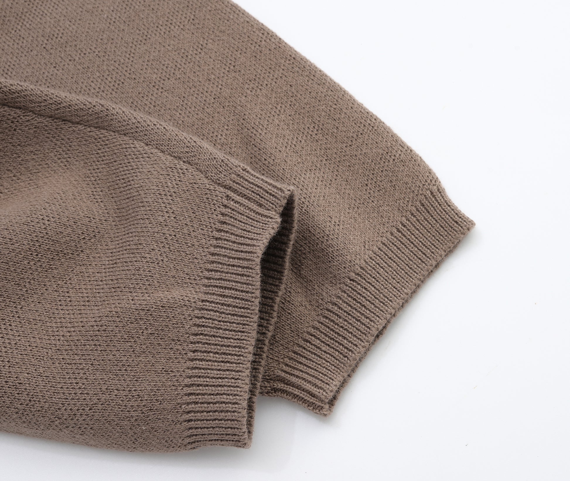 KNITTED SPOTS PULL OVER WITH PANT - CHOCO; 100% Organic Cotton; Jacquard Pull Over made from GOTS-certified organic cotton; 'Choco Spots' Jacquard pattern; Rib finish at neck, cuffs and hem; Dropped shoulder; Relaxed fit. 
