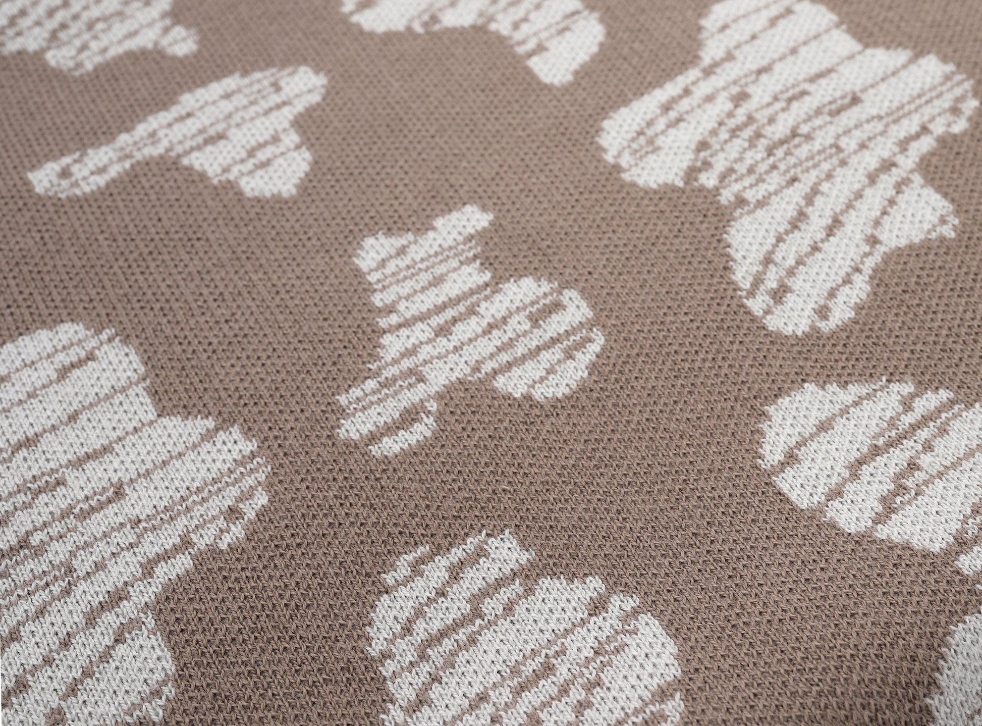 KNITTED SPOTS BABY BLANKET - CHOCO; 100% Organic Cotton; Jacquard Baby Blanket made from GOTS-certified organic cotton; 'CHOCO SPOTS' Jacquard pattern; Rib finish at edges; 92cm x 72cm