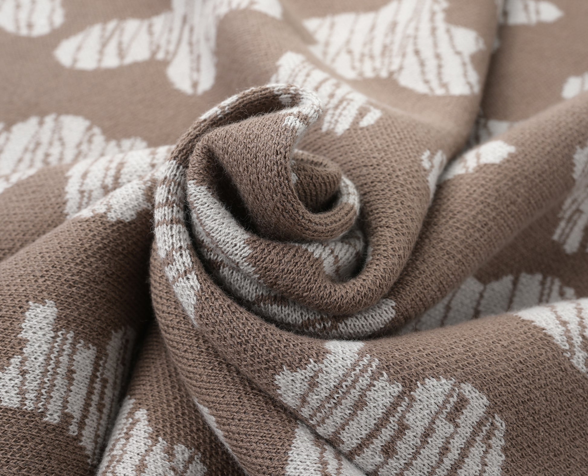 KNITTED SPOTS BABY BLANKET - CHOCO; 100% Organic Cotton; Jacquard Baby Blanket made from GOTS-certified organic cotton; 'CHOCO SPOTS' Jacquard pattern; Rib finish at edges; 92cm x 72cm