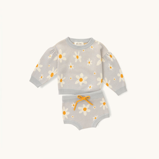 KNITTED FLORAL PULL OVER WITH BLOOMERS; 100% Organic Cotton; Jacquard Pull Over made from GOTS-certified organic cotton; 'Floral' Jacquard pattern; Dropped shoulder, with gathered sleeves; Rib finish and neck, hem and cuff. 